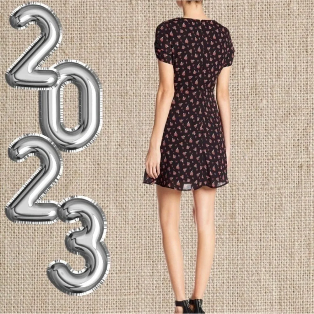 Strawberry 🍓 Print Mini V neck dress - Picture 2 of 2